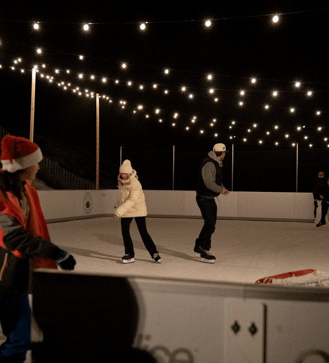 Eislaufen bei Nacht
