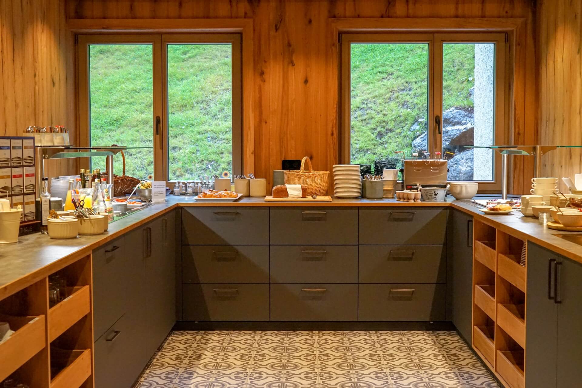 Fr&uuml;hst&uuml;cksbuffet im Berghaus